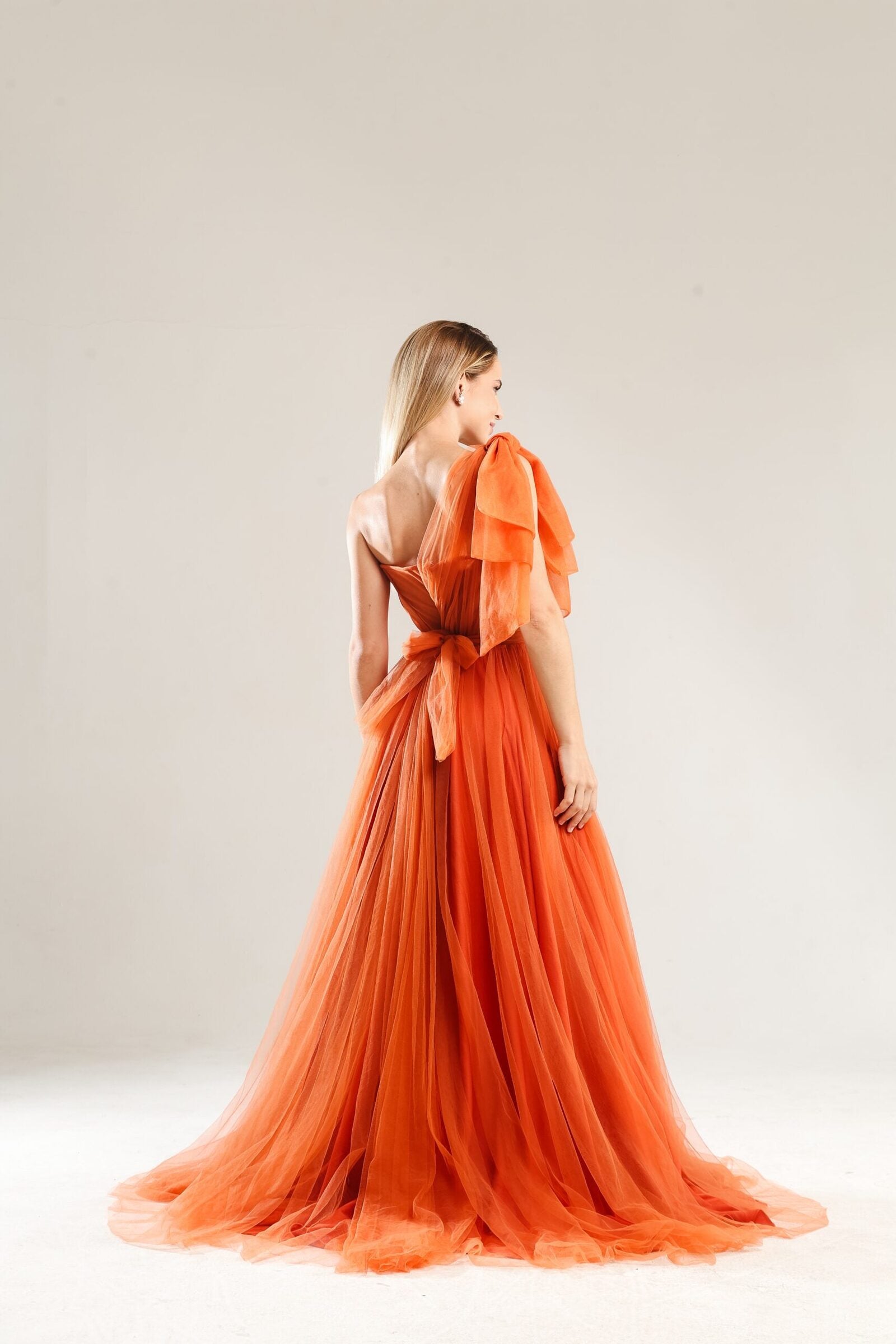 hilary terracota costas