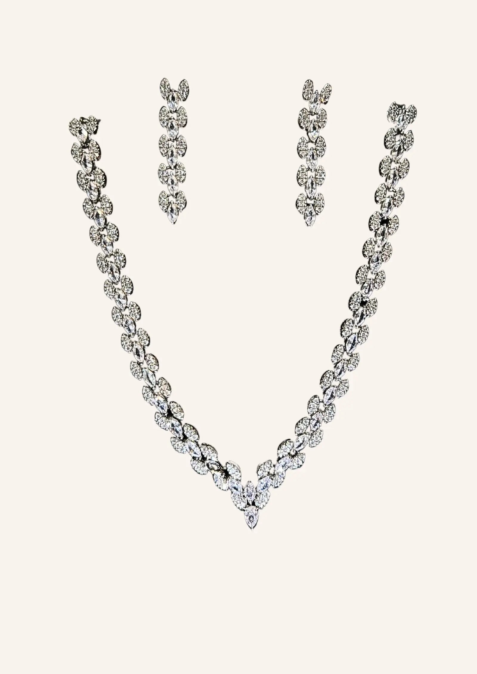 Tabela de Preço para Catálogo de Joias Moderno Documento A4 (12)