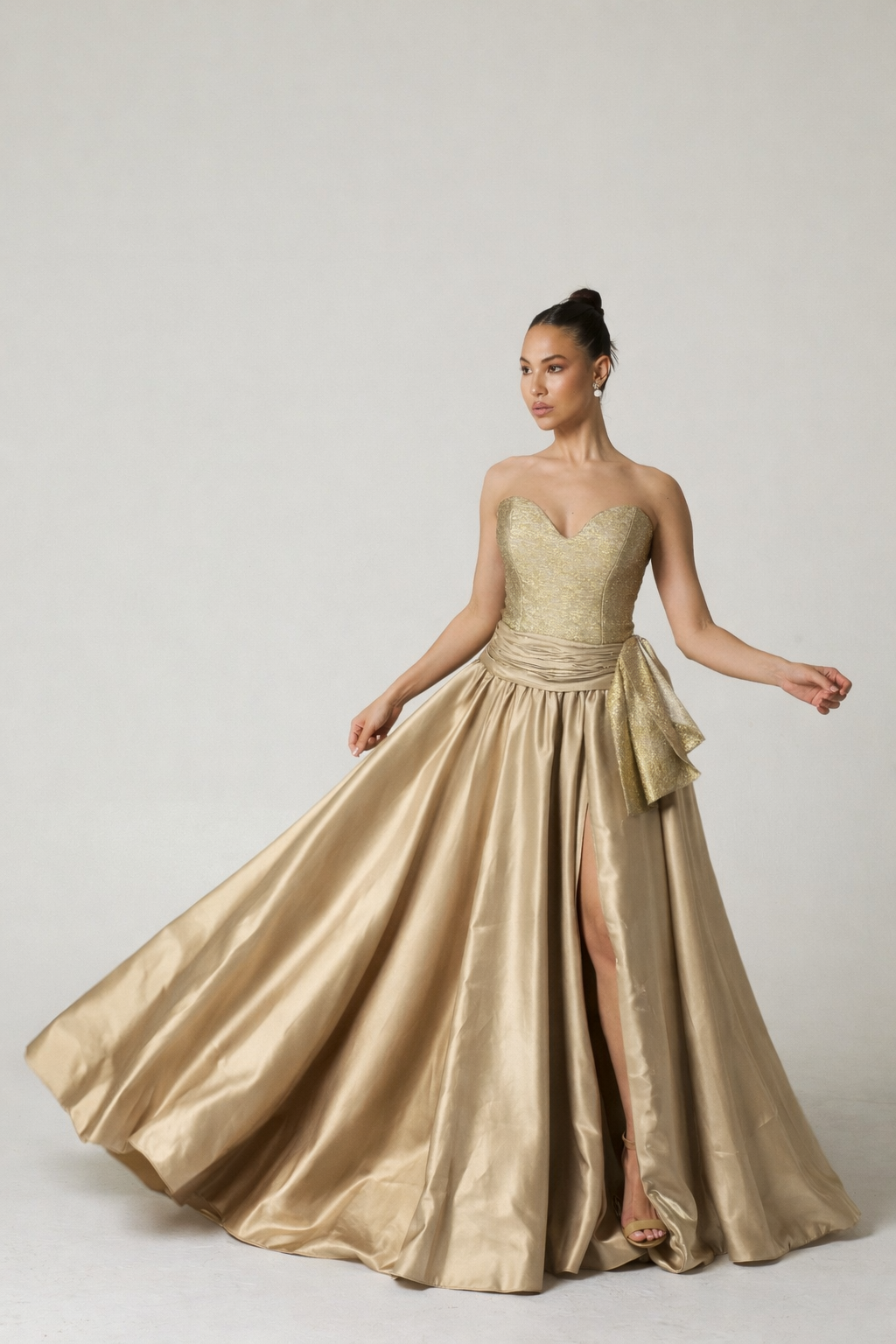 Atena Dourado