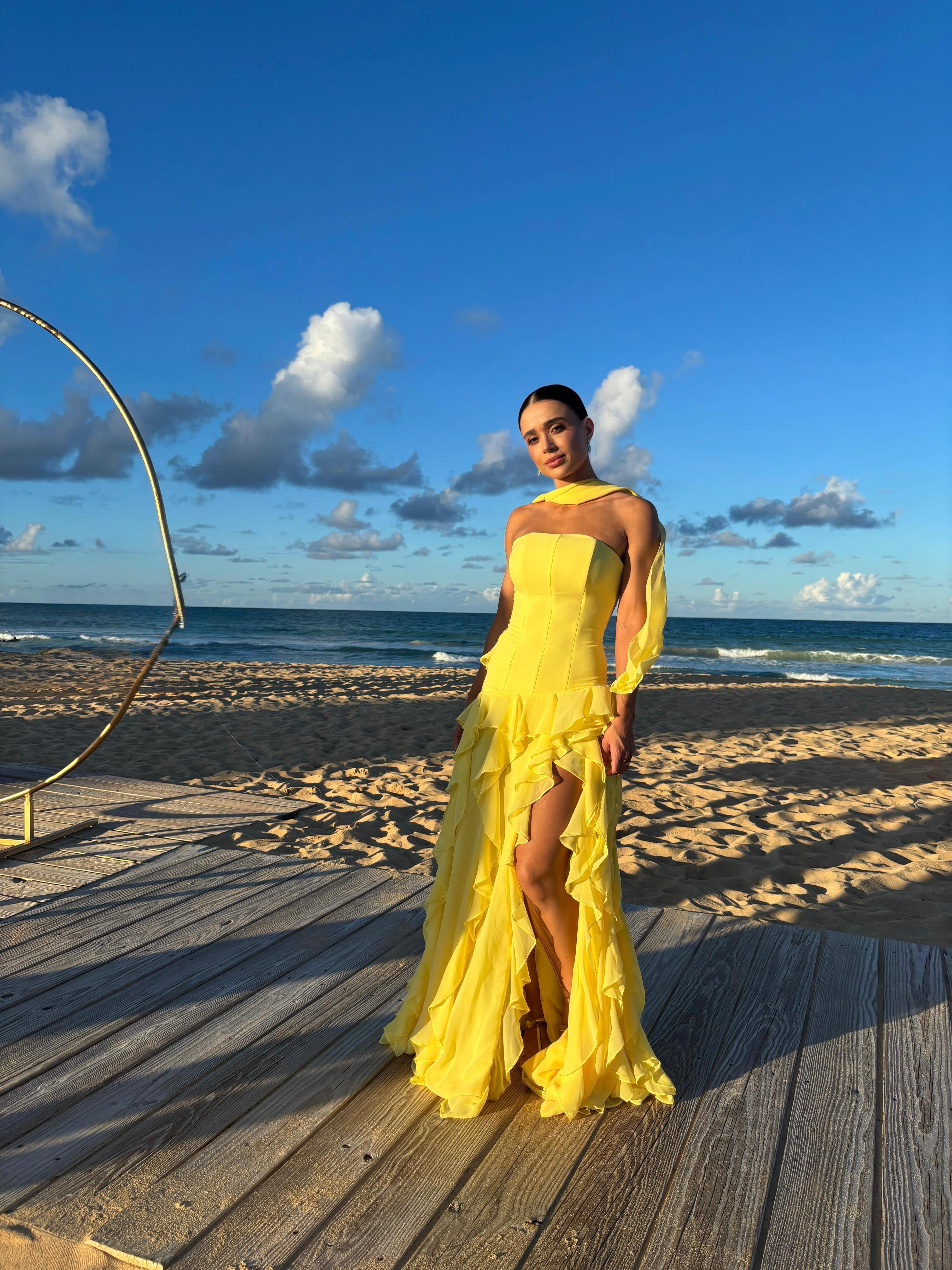 Julia Amarelo